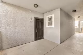 Photo #3: 2355139 Listing