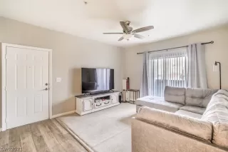 Photo #5: 2355139 Listing