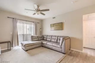 Photo #6: 2355139 Listing