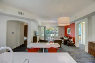 Photo #2: 2355152 Listing