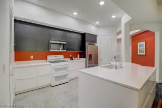 Photo #3: 2355152 Listing