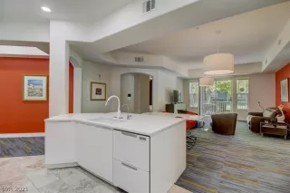 Photo #4: 2355152 Listing