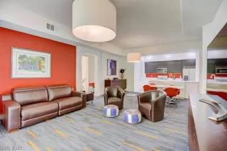 Photo #6: 2355152 Listing