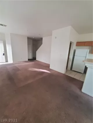 Photo #5: 2355191 Listing