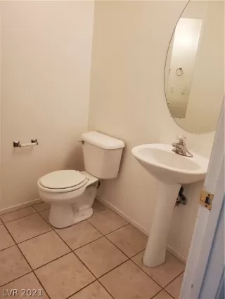 Photo #6: 2355191 Listing