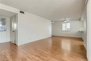 Photo #4: 2355201 Listing 