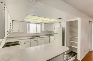 Photo #6: 2355201 Listing 