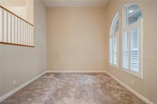 Photo #4: 2355215 Listing