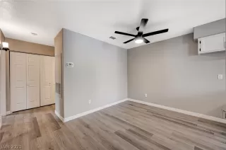 Photo #5: 2355310 Listing