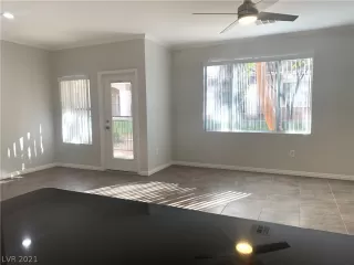 Photo #4: 2355326 Listing 