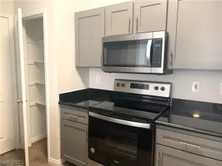 Photo #5: 2355326 Listing 