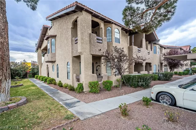 MLS: 2355338 Condo For Sale