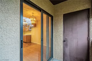 Photo #6: 2355338 Listing