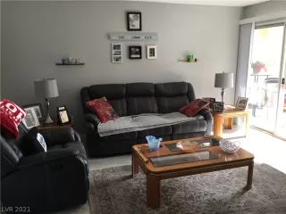 Photo #2: 2355340 Listing