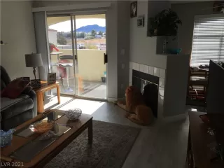 Photo #4: 2355340 Listing