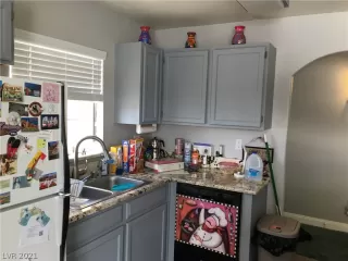 Photo #6: 2355340 Listing