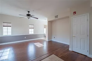 Photo #6: 2355347 Listing