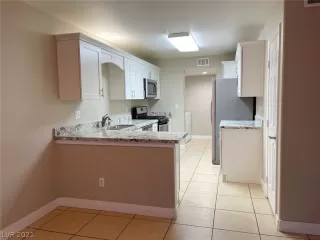 Photo #1: 2355353 Listing 