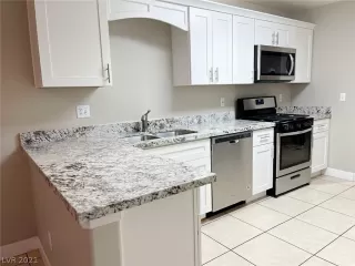 Photo #2: 2355353 Listing 