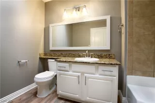 Photo #3: 2355365 Listing