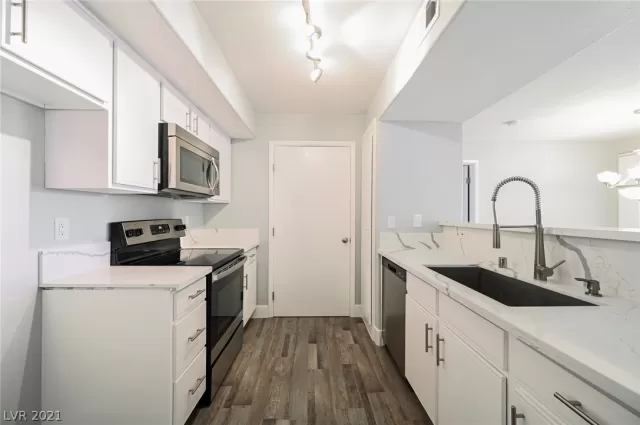 MLS: 2355366 Condo For Sale