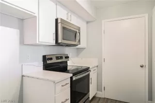 Photo #1: 2355366 Listing 