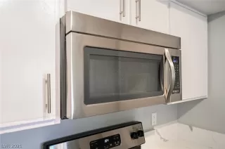 Photo #5: 2355366 Listing 