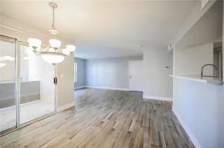 Photo #6: 2355366 Listing 