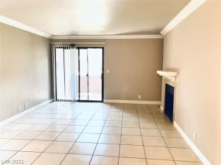 Photo #4: 2355377 Listing