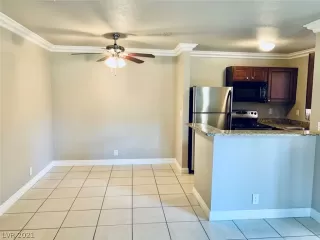 Photo #5: 2355377 Listing