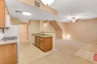 Photo #5: 2355388 Listing