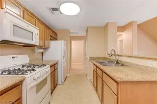 Photo #6: 2355388 Listing