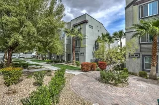 Photo #2: 2355406 Listing