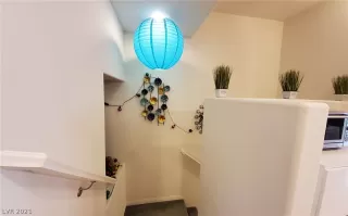 Photo #5: 2355406 Listing