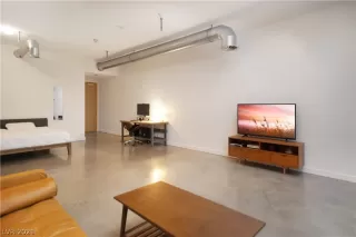 Photo #1: 2355414 Listing 