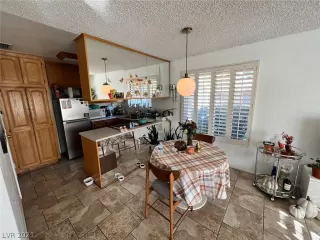 Photo #2: 2355415 Listing 