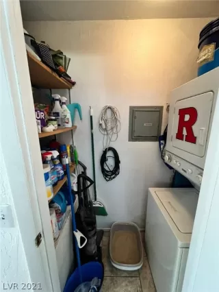 Photo #5: 2355415 Listing 