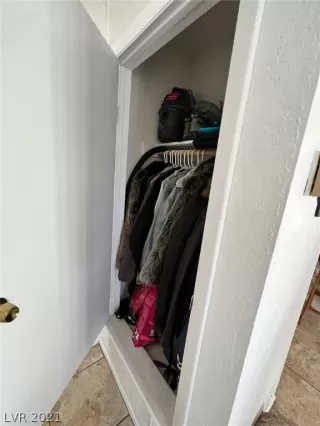 Photo #6: 2355415 Listing 