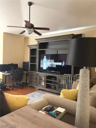 Photo #5: 2355420 Listing