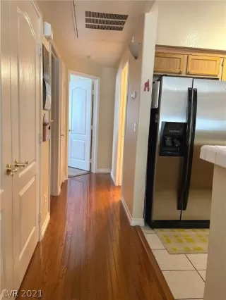 Photo #6: 2355420 Listing