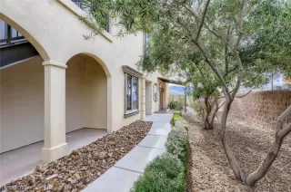 Photo #4: 2355442 Listing 