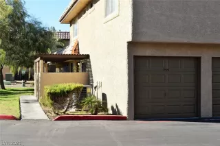 Photo #5: 2355446 Listing