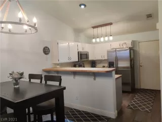 Photo #4: 2355453 Listing 