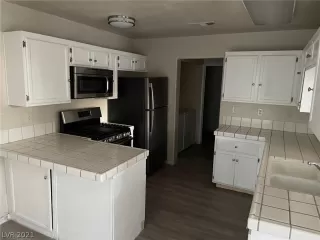 Photo #1: 2355459 Listing 