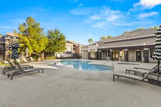 Photo #5: 2355481 Listing 