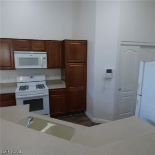 Photo #4: 2355489 Listing 