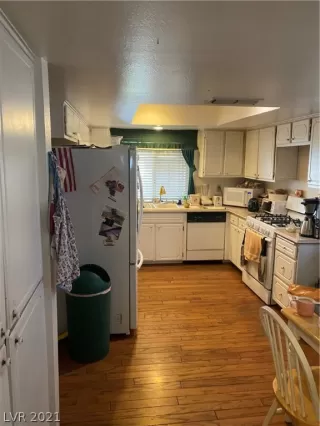 Photo #2: 2355495 Listing