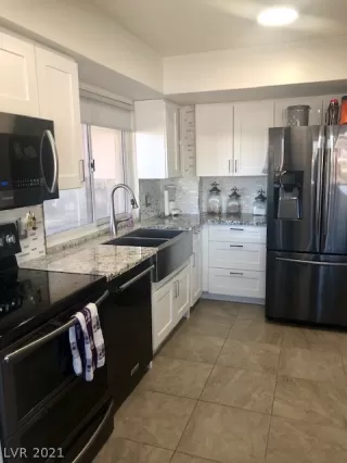 Photo #2: 2355496 Listing