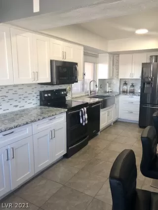 Photo #3: 2355496 Listing