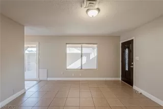 Photo #6: 2355505 Listing 